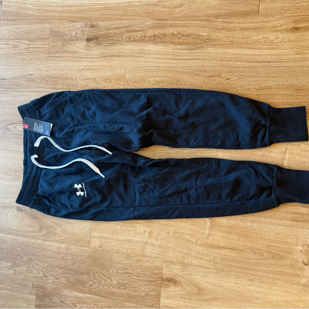 NWT Under Armour Women’s Black Skinny Joggers / Sweat Pants